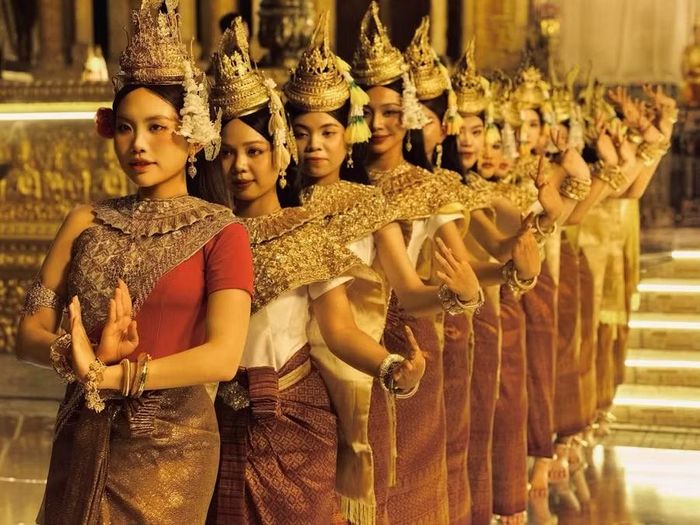 Chỉ sau gần 24 giờ ra mắt, MV Thiên đường với người thương của Phương Mỹ Chi vượt mốc một triệu lượt xem, nhận hơn 6.000 bình luận. Sau 5 ngày, MV đạt hơn 6 triệu lượt xem