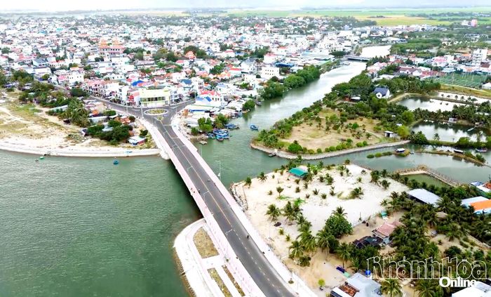 Hạ tầng giao thông xã Vạn Ninh được đầu tư đồng bộ, khang trang.