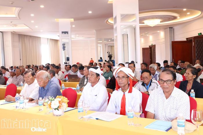 Các đại biểu là người có uy tín tham gia lớp tập huấn.