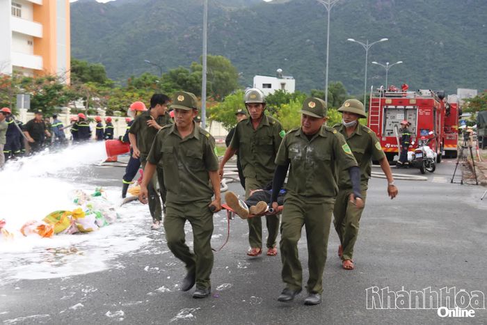 Công tác cứu nạn, cứu hộ được thực hiện khẩn trương.