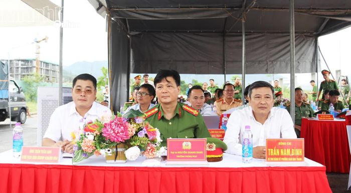 Các đại biểu tham dự buổi thực tập.