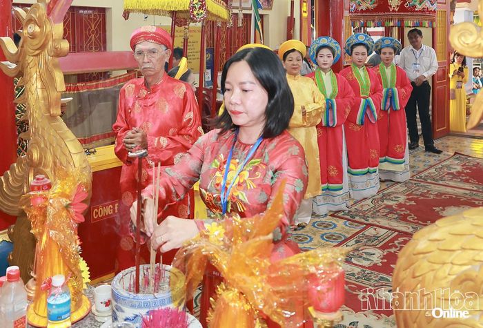 Bà Thái Thị Lệ Hằng - Giám đốc Sở Văn hóa, Thể thao và Du lịch, Phó Trưởng ban Thường trực Ban tổ chức đại hội dâng hương Quốc Tổ Hùng Vương.