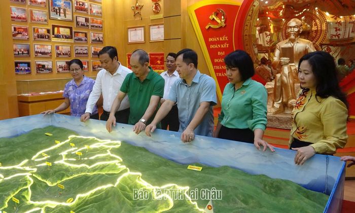 Đoàn công tác Hội Nông dân thành phố Hà Nội tham quan, tìm hiểu về tiềm năng, thế mạnh của tỉnh Lai Châu.