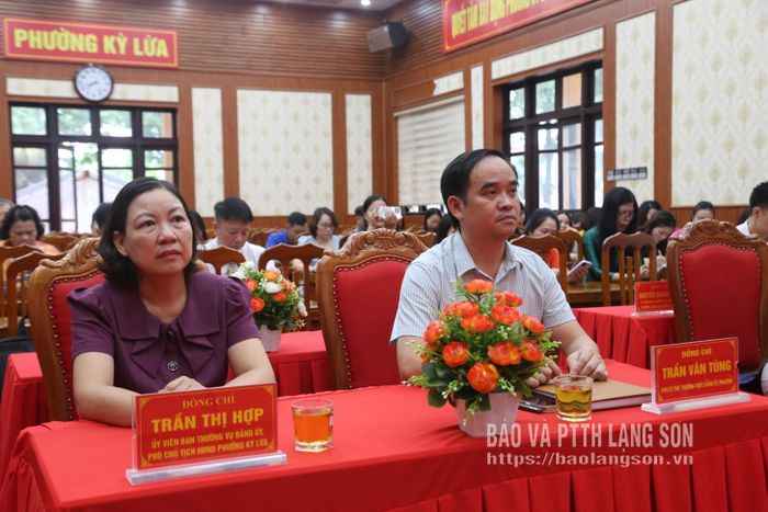Các đại biểu dự hội nghị