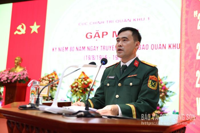 Lãnh đạo Báo Quân khu 1 phát biểu tại chương trình gặp mặt