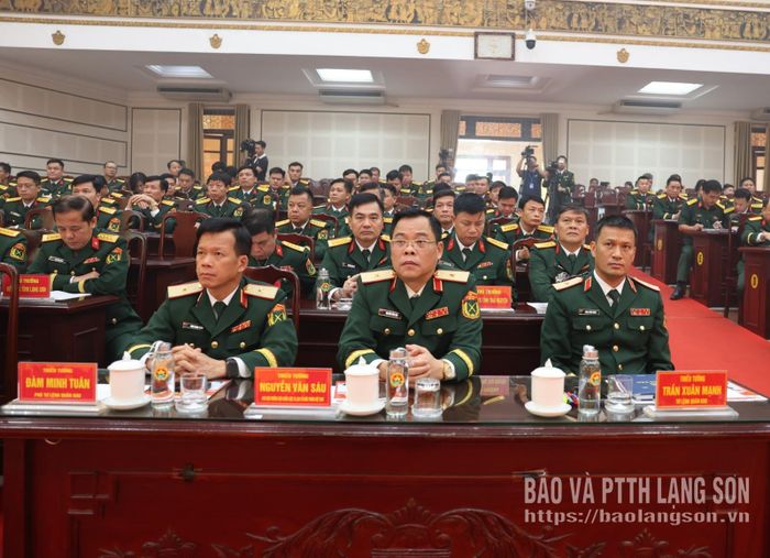Các đại biểu tham dự chương trình gặp mặt