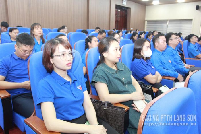 Đại biểu dự hội nghị