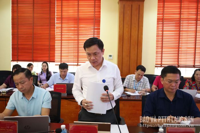 Lãnh đạo Trường Chính trị Hoàng Văn Thụ báo cáo tóm tắt kết quả đánh giá