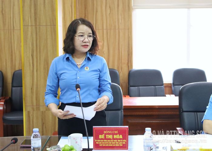 Lãnh đạo LĐLĐ tỉnh phát biểu khai mạc hội nghị