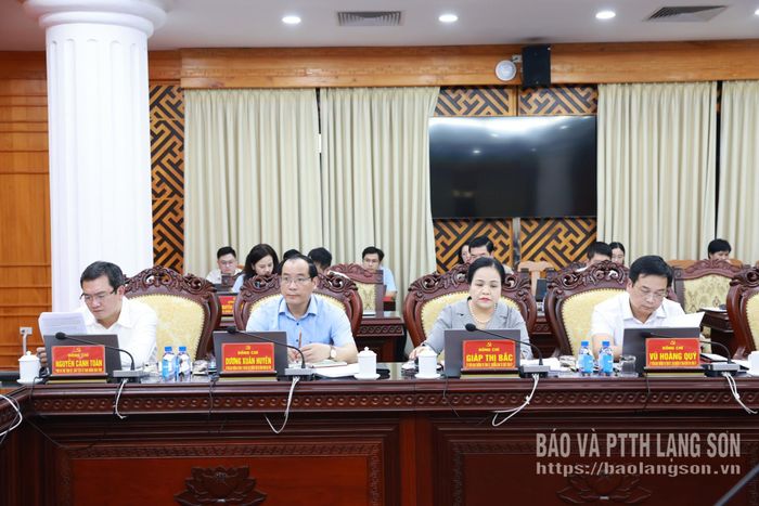 Các đại biểu tỉnh Lạng Sơn dự buổi làm việc
