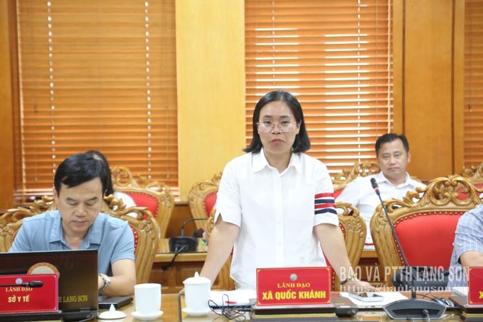 Lãnh đạo xã Quốc Khánh trao đổi thảo luận về phương án vận hành thử và tổ chức khai giảng