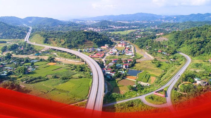 Cao tốc Nội Bài - Lào Cai đoạn qua phường Cam Đường.