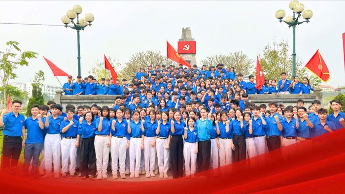 Tuổi trẻ phường Cam Đường thể hiện niềm tự hào trên quê hương cách mạng.