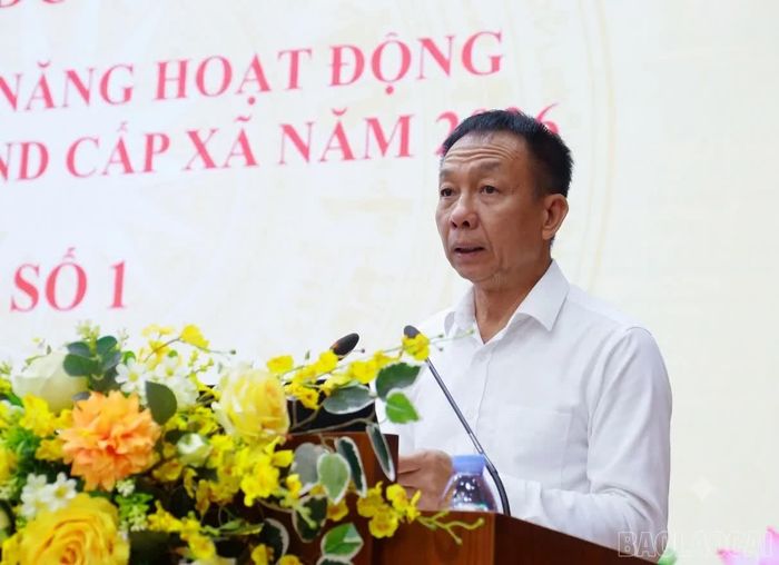 Đồng chí Vũ Quỳnh Khánh - Ủy viên Ban Thường vụ Tỉnh ủy, Phó Chủ tịch Thường trực HĐND tỉnh phát biểu khai mạc lớp bồi dưỡng.