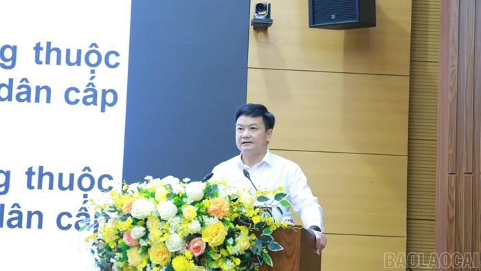Lãnh đạo Ban Pháp chế HĐND tỉnh Lào Cai truyền đạt kỹ năng thẩm tra, giám sát một số nội dung thuộc lĩnh vực pháp chế của HĐND cấp xã.