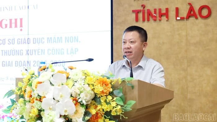 Lãnh đạo Sở Nội vụ phát biểu tại hội nghị.