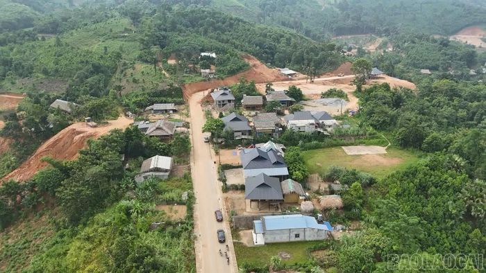 Một góc dự án đường Khánh Hòa - Văn Yên đang được tập trung bứt tốc để sớm về đích theo đúng kế hoạch.
