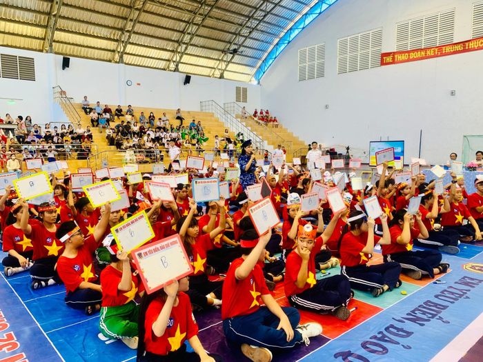 Học sinh Lâm Đồng tranh tài ở các nội dung thi cuộc thi “Em yêu biển, đảo quê hương” vòng thi cấp tỉnh