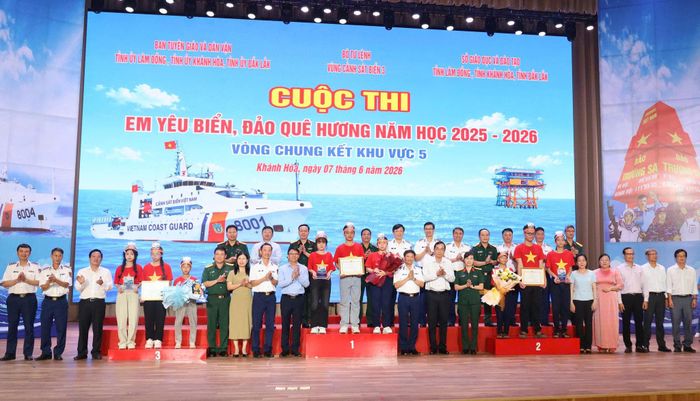 Ban Tổ chức trao giải cho các đội thi, trong đó đội thi của tỉnh Lâm Đồng đoạt giải Nhất tại Vòng chung kết khu vực 5 được tổ chức tại tỉnh Khánh Hòa vào tháng 6/2026