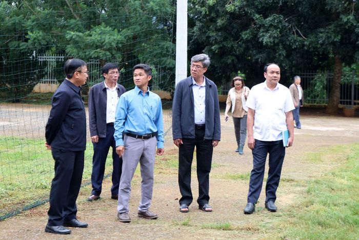 Phó Chủ tịch UBND tỉnh Nguyễn Minh kiểm tra Trường THPT Thăng Long