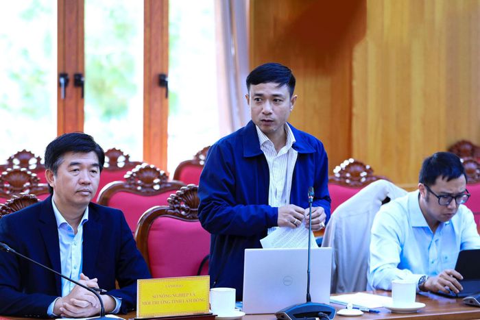 Phó Giám đốc Sở Nông nghiệp và Môi trường Lâm Đồng Bùi Thanh Hà báo cáo kết quả thực hiện xây dựng cơ sở dữ liệu đất đai đến tháng 8/2026