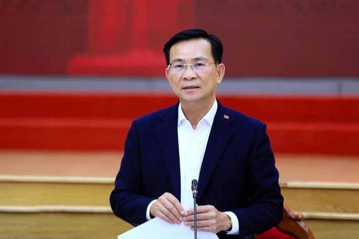 Ủy viên Ban Chấp hành Trung ương Đảng, Phó Bí thư Tỉnh ủy, Chủ tịch UBND tỉnh Lâm Đồng Hồ Văn Mười phát biểu tại phiên thảo luận