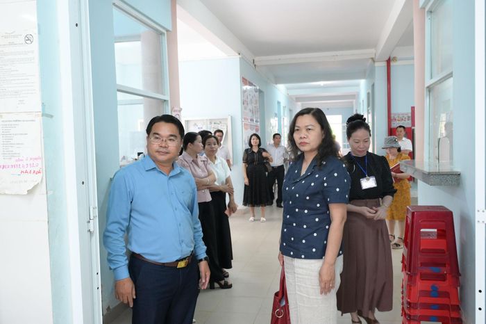 Đoàn giám sát HĐND tỉnh đến giám sát thực tế tại Trạm Y tế Hàm Thạnh