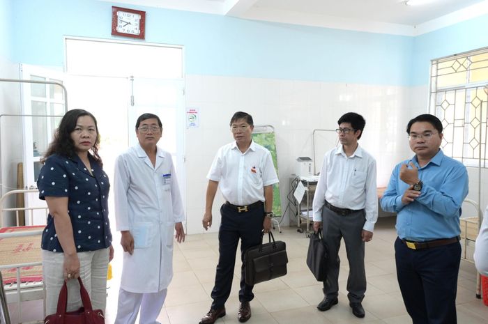 Hiện nay, Trạm Y tế xã Hàm Thạnh có 30 người, cơ bản bảo đảm hoạt động khám, chữa bệnh