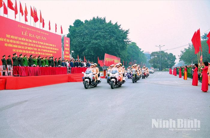 Công an tỉnh diễu hành, biểu dương lực lượng tại Lễ ra quân trấn áp tội phạm bảo đảm ANTT nhân dịp Tết Nguyên đán Bính Ngọ 2026.