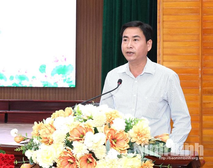 Đồng chí Nguyễn Thế Luyện, Chủ tịch Ủy ban MTTQ Việt Nam xã Ý Yên phát động phong trào “Trao gửi tiết kiệm chung tay vì người nghèo năm 2026”.