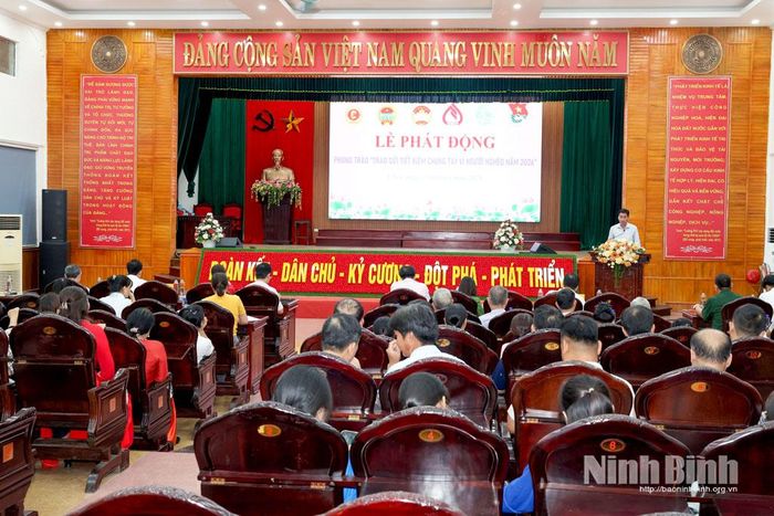 Quang cảnh lễ phát động.
