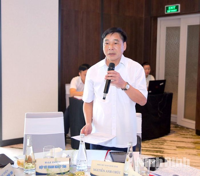 Đồng chí Nguyễn Anh Chức, Ủy viên Ban Thường vụ Tỉnh ủy, Phó Chủ tịch UBND tỉnh phát biểu tại Chương trình.