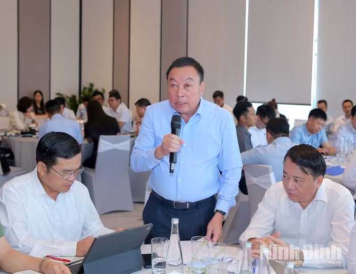 Đồng chí Đinh Văn Tiên, Ủy viên Ban Thường vụ Tỉnh ủy, Giám đốc Sở Nông nghiệp và Môi trường phát biểu tại Chương trình.