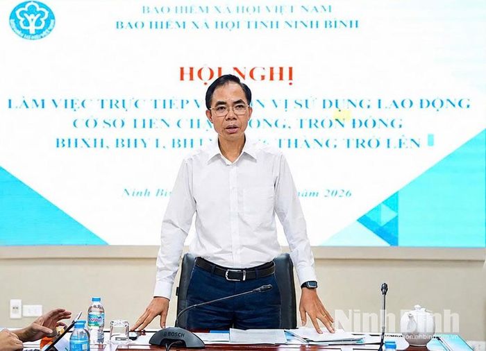 Lãnh đạo BHXH tỉnh Ninh Bình phát biểu tại hội nghị.