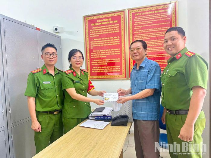 Ông Đoàn Văn Tuấn gửi thư cảm ơn Công an phường Hoa Lư