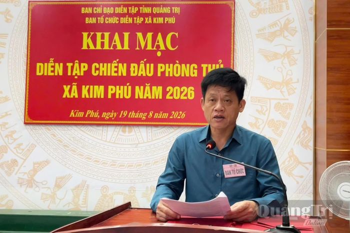 Đồng chí Lê Văn Bảo, Phó Chủ tịch UBND tỉnh, Phó trưởng Ban Tổ chức diễn tập chiến đấu phòng thủ tỉnh phát biểu tại lễ khai mạc - Ảnh: X.P