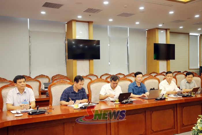 Các đại biểu dự cuộc làm việc.