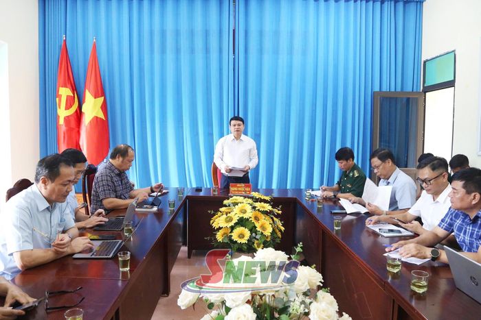 Đồng chí Đặng Ngọc Hậu, Phó Chủ tịch UBND tỉnh làm việc với các đơn vị.