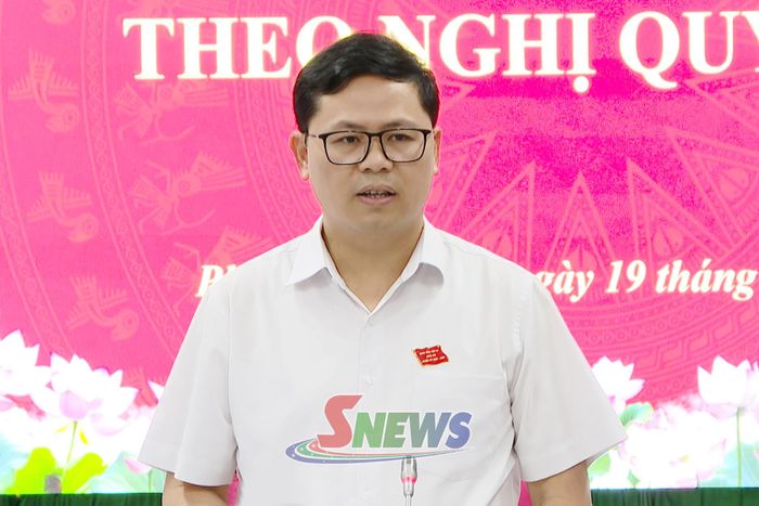 Đồng chí Nguyễn Việt Cường, Phó Chủ tịch HĐND tỉnh, phát biểu tại buổi làm việc.