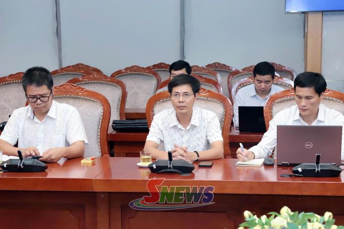 Các đại biểu dự cuộc làm việc.