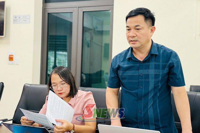 Đại diện Ban Kinh tế - Ngân sách phát biểu ý kiến về trật tự xây dựng hạ tầng của các dự án tại phường Chiềng Cơi.