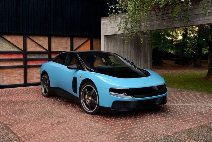 Xe điện đầu tay Luce gây tranh cãi của Ferrari. Ảnh: Ferrari