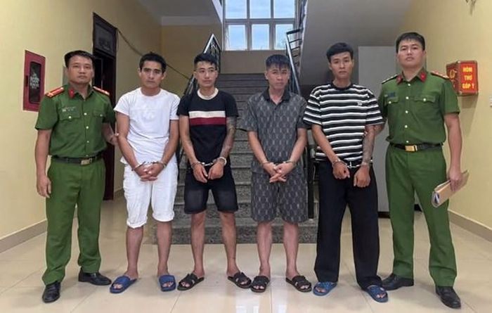 Các đối tượng liên quan vụ việc hàng chục viên hồng phiến. Ảnh: Công an xã Phong Nha