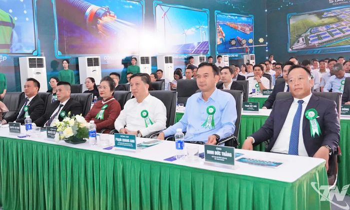 Các đại biểu dự buổi Lễ.