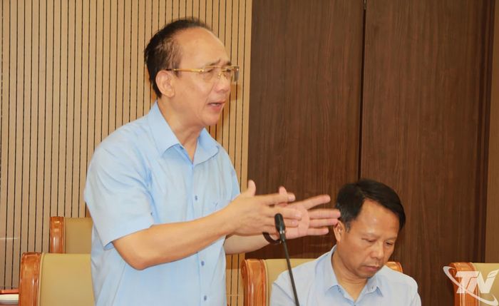Đại biểu phát biểu tại cuộc họp.