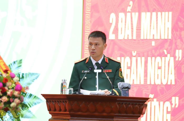Thiếu tướng Trần Xuân Mạnh, Tư lệnh Quân khu 1 phát biểu tại buổi gặp mặt.