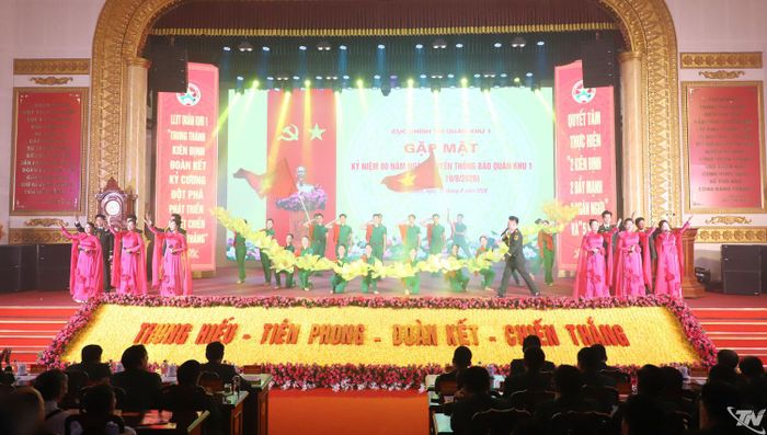 Một tiết mục văn nghệ chào mừng.