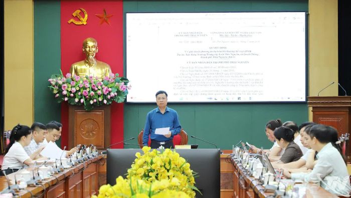 Quang cảnh cuộc họp.