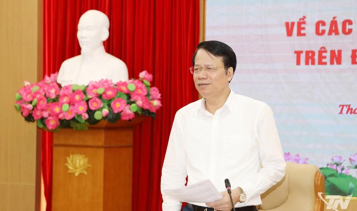 Đồng chí Phó Chủ tịch UBND tỉnh Dương Văn Lượng phát biểu kết luận Hội nghị.