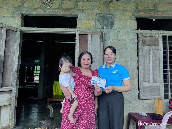 Hội LHPN phường Thủy Xuân đồng hành cùng phụ nữ, trẻ em khó khăn.